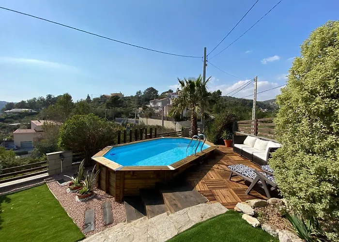 Amazing Vila Close To Sitges, Jacuzzi, Swimming Pool & Exellent Views