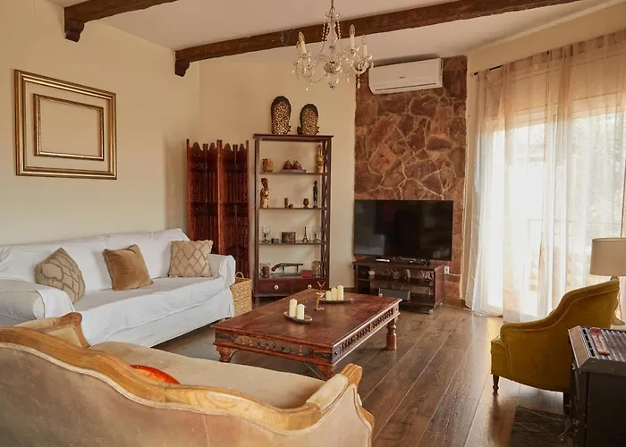 Amazing Vila Close To Sitges, Jacuzzi, Swimming Pool & Exellent Views