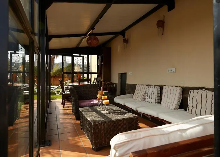 Amazing Vila close to Sitges, jacuzzi, swimming pool&exellent views